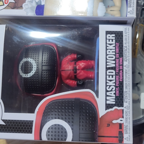 2 Funko Pops - Picture 2 of 3